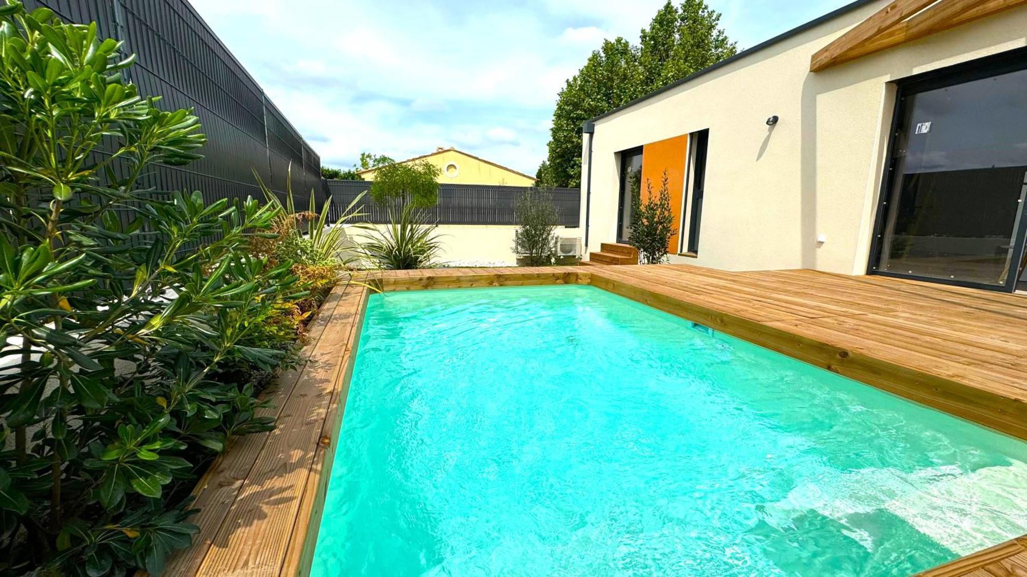 Daya Lodge. LʼIsle-sur-la-Sorgue Extérieur photo