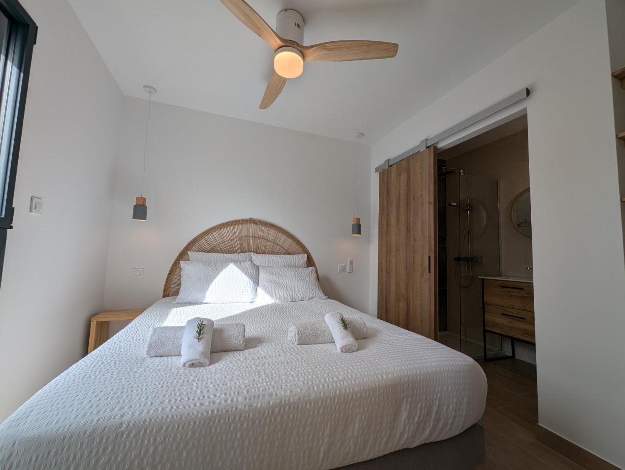 Daya Lodge. LʼIsle-sur-la-Sorgue Extérieur photo