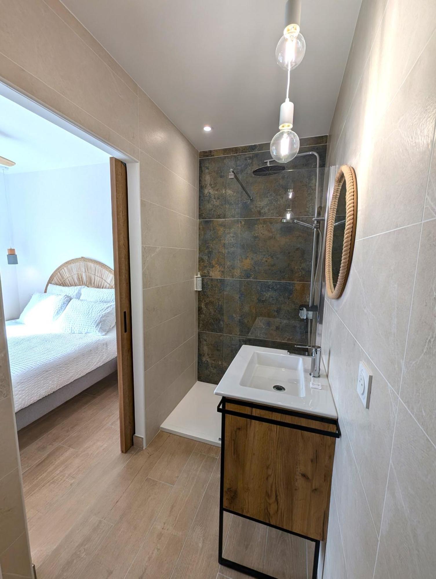 Daya Lodge. LʼIsle-sur-la-Sorgue Extérieur photo