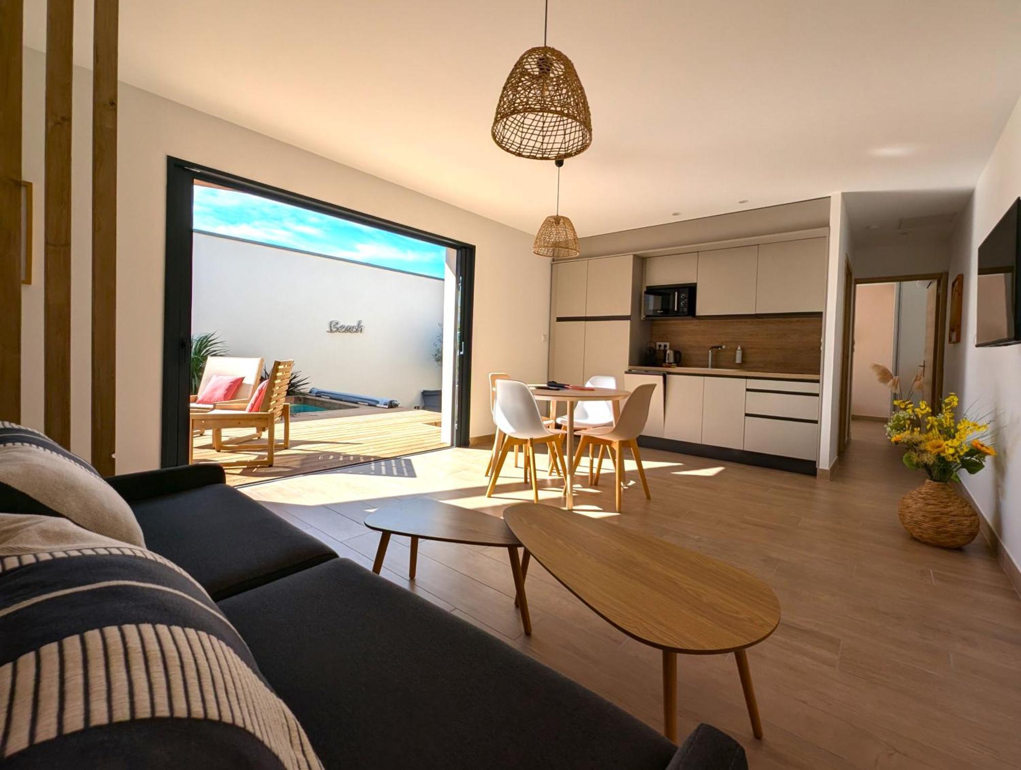 Daya Lodge. LʼIsle-sur-la-Sorgue Extérieur photo