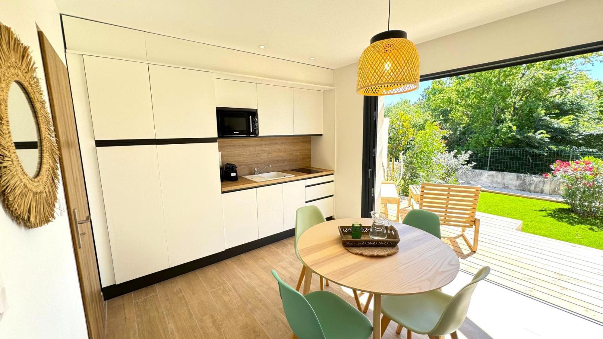 Daya Lodge. LʼIsle-sur-la-Sorgue Extérieur photo