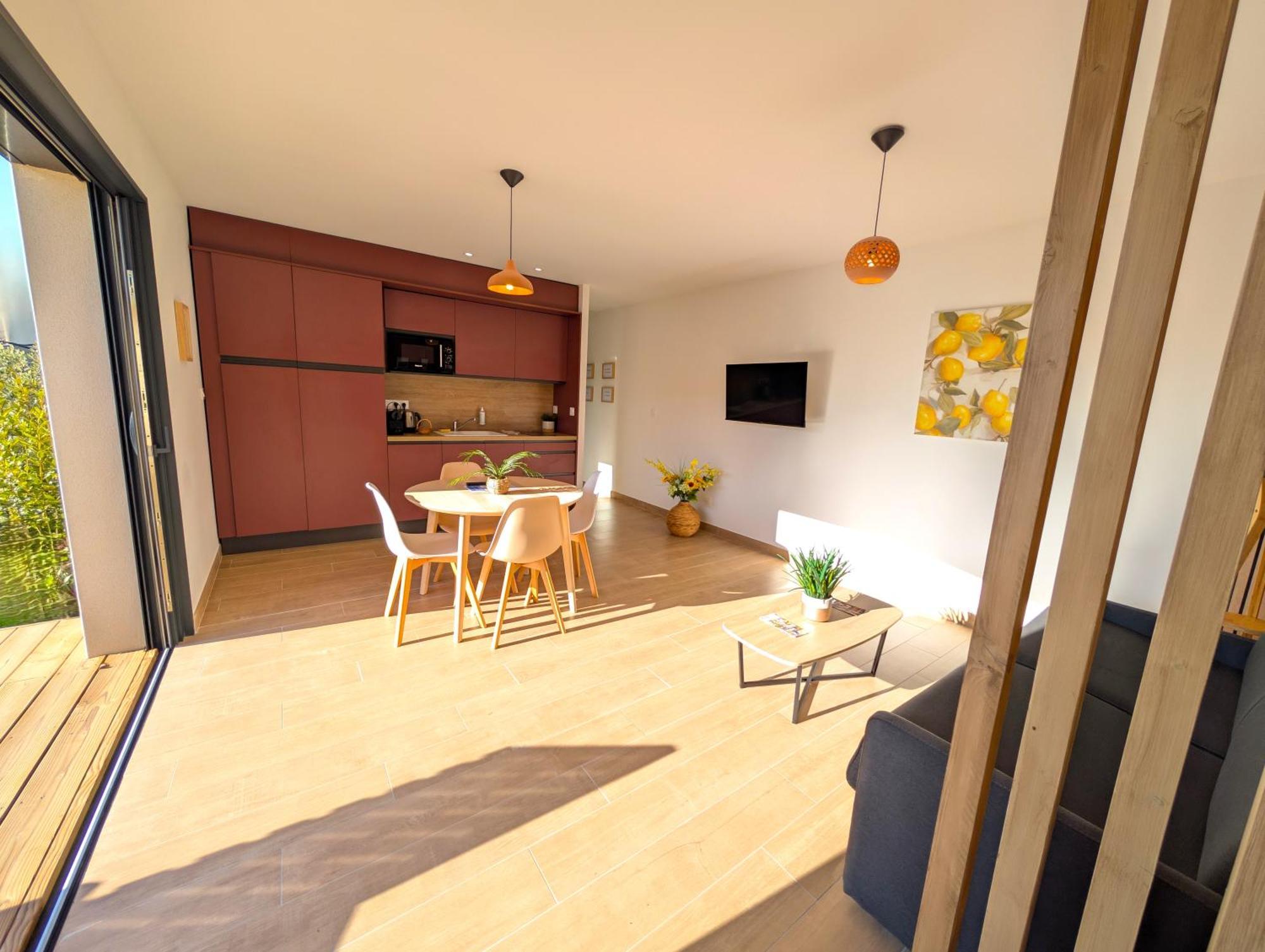 Daya Lodge. LʼIsle-sur-la-Sorgue Extérieur photo